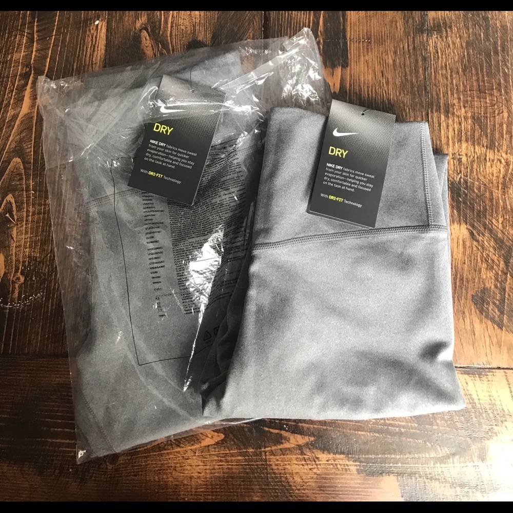 GRAY - NIKE - XS leggings
